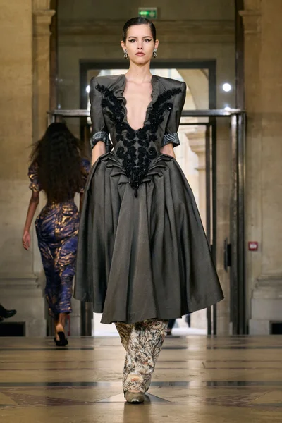 Look 34